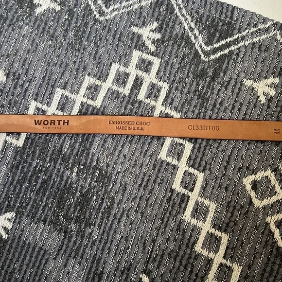 Worth New York Embossed Crocodile Genuine Leather Belt - Picture 3 of 4